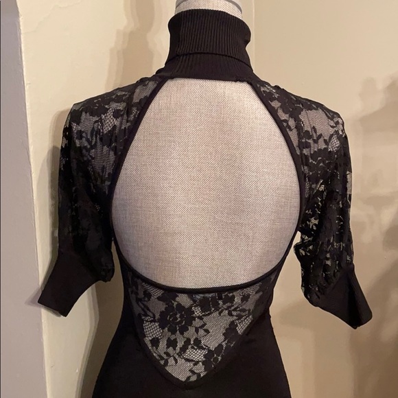 bebe Dresses & Skirts - BEBE body con dress with puff lace sleeves